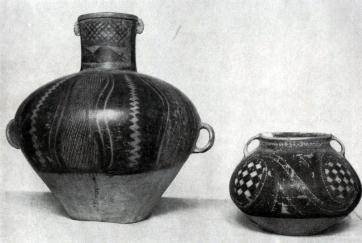керамические сосуды. культура яншао. 3 тыс. до н. э. пекин. музей гугун